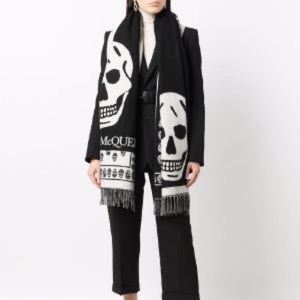 Alexander McQUEEN safety pin chained big skull wool scarf (Red)